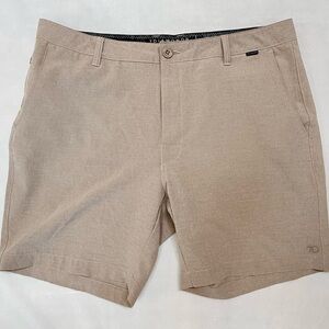 7 Diamonds Men's Flat Front Shorts - Khaki